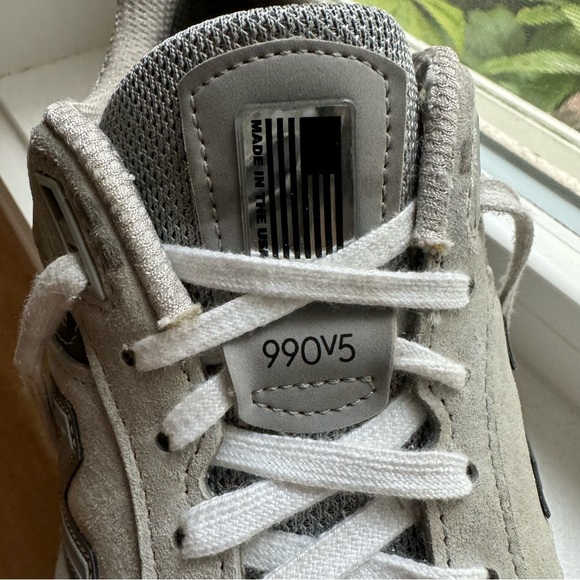 NEW BALANCE® 990v5  size 9 - Picture 9 of 9